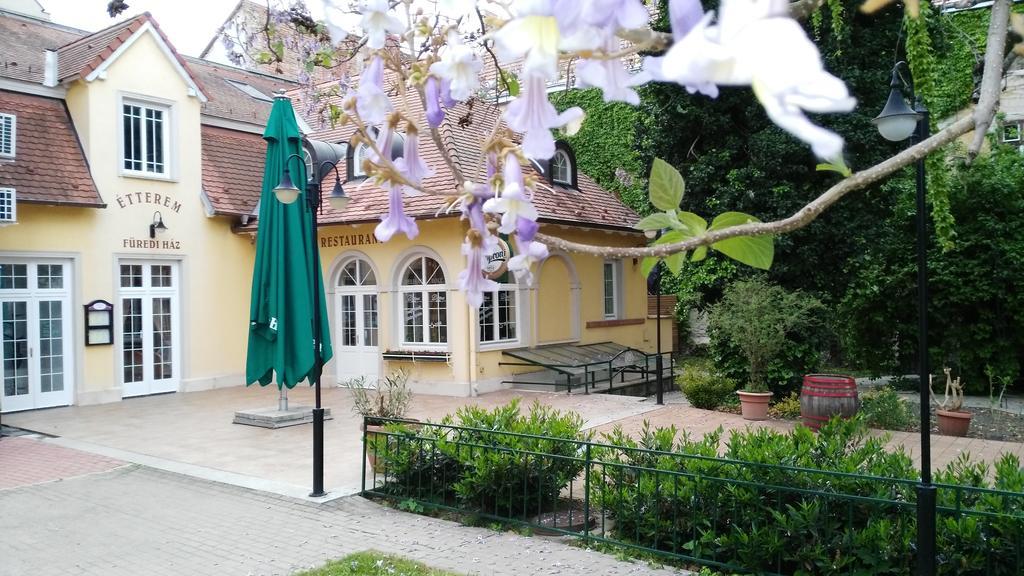 Ferienwohnung Fueredi Haz Apartman Ödenburg Exterior foto